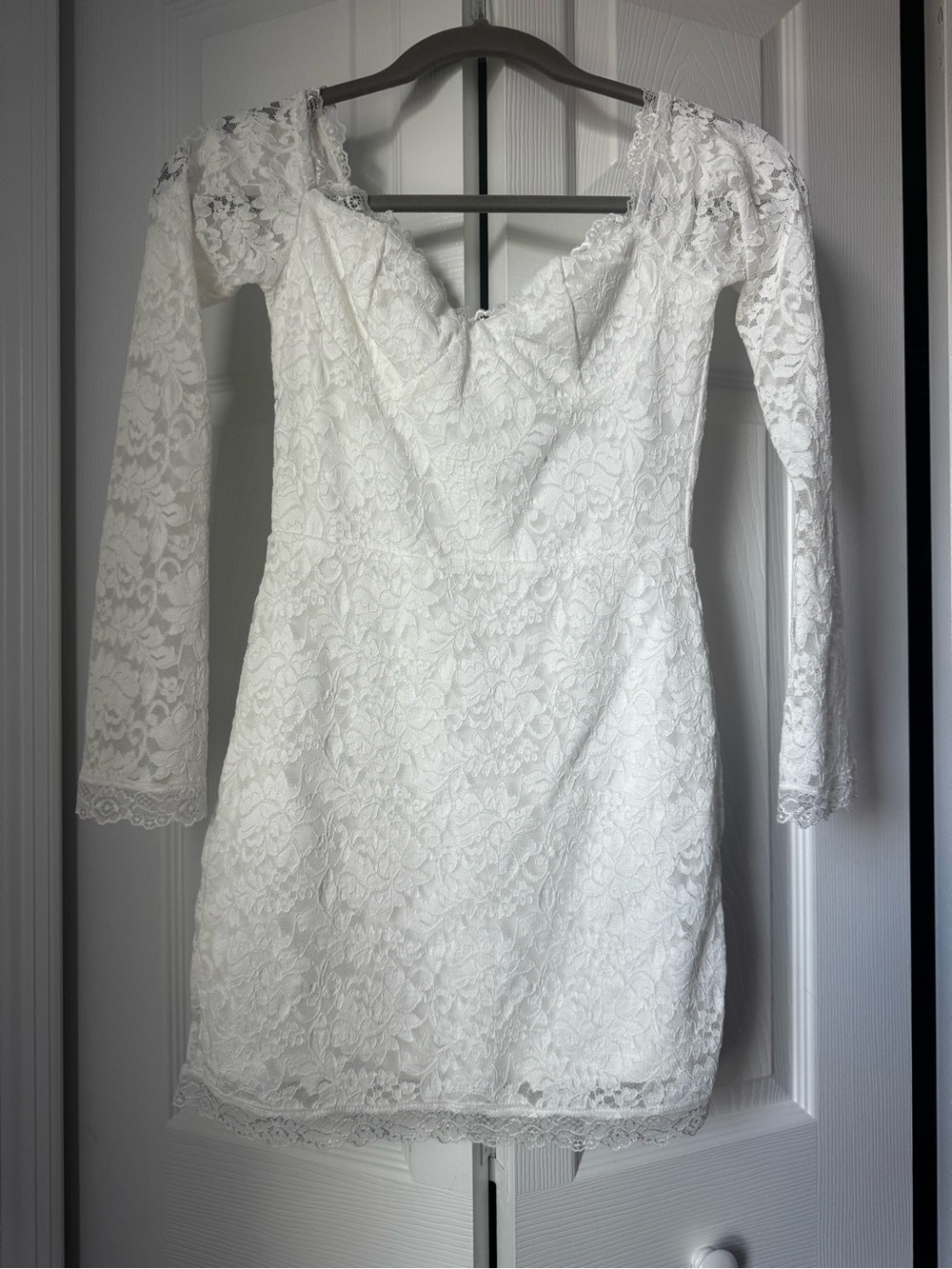 superdown White Long Sleeve Lace Mini Dress